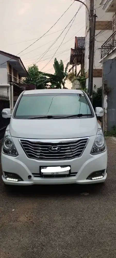 Hyundai H-1 XG 2.4 AT Tahun 2016 – Bensin – Automatic