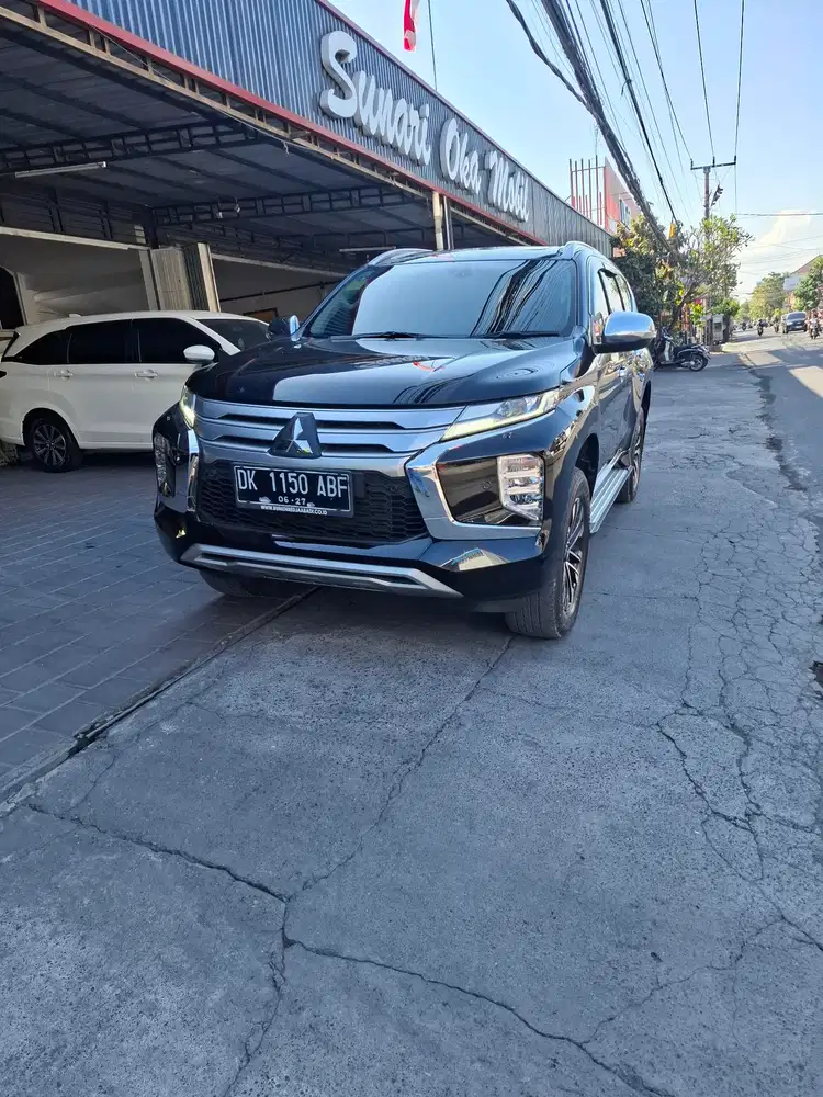 Pajero sport dakar 4x2 hitam