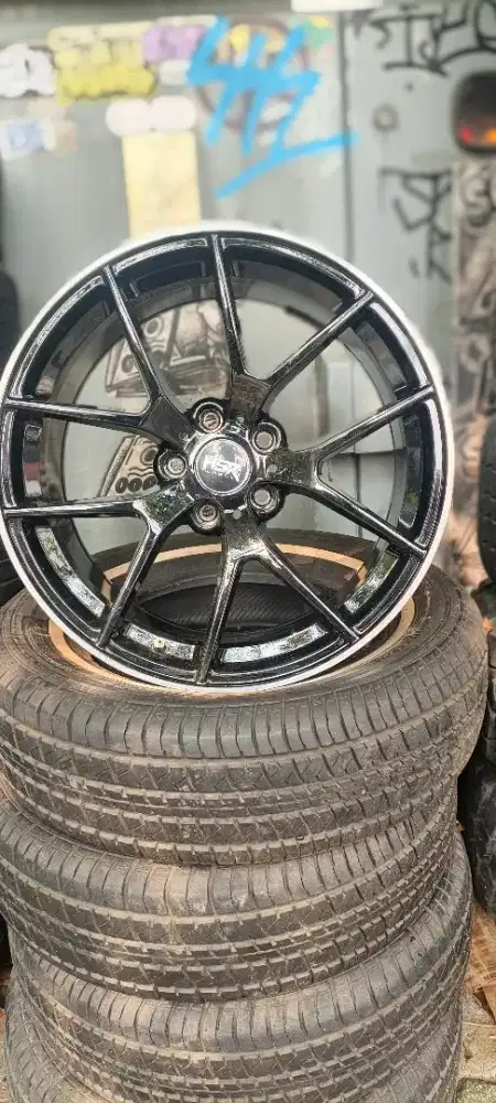 Velk R18 bekas mulus