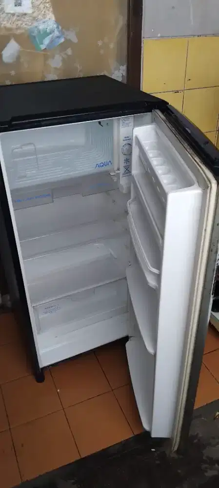 Kulkas 1 pintu aquos