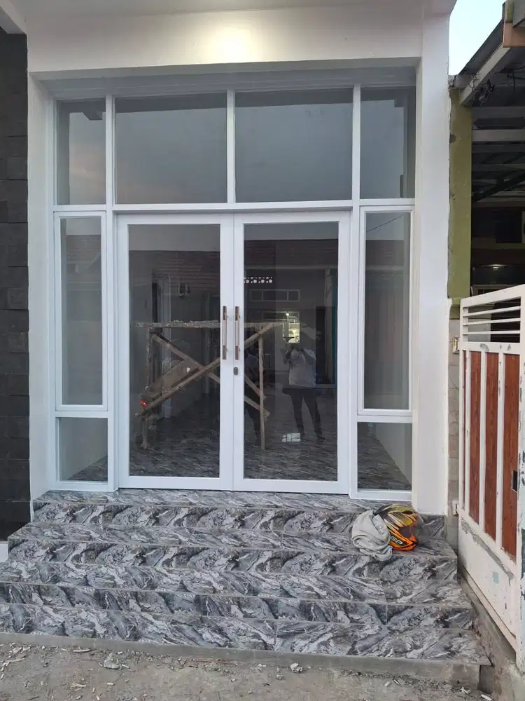 Partisi Pintu Aluminium Kaca