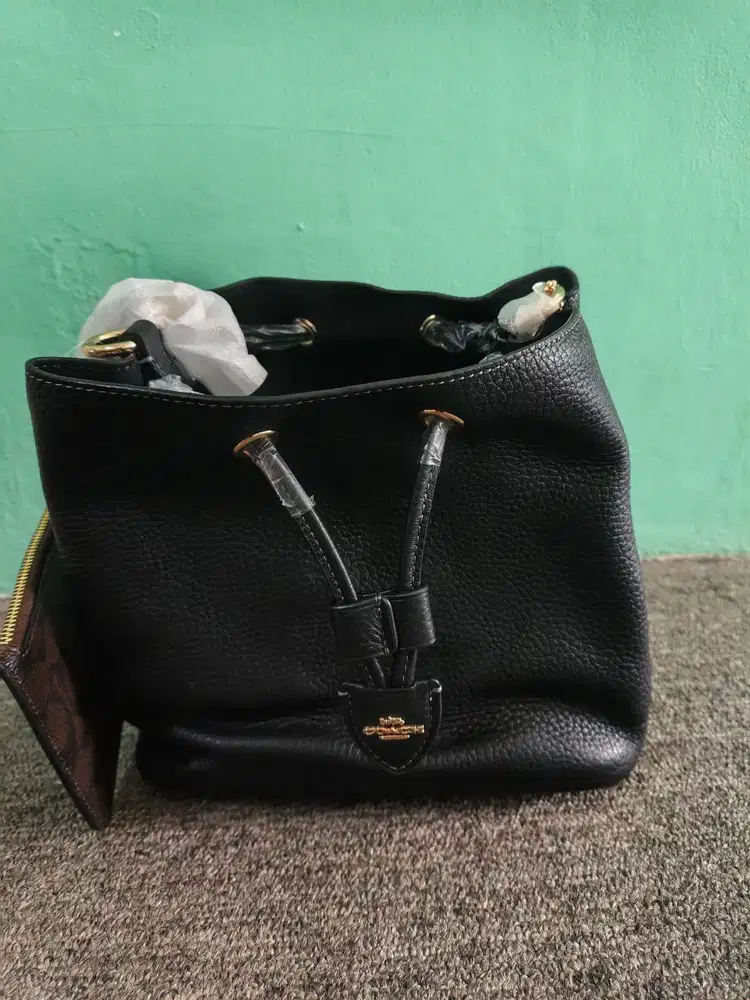 Tas wanita merek coach