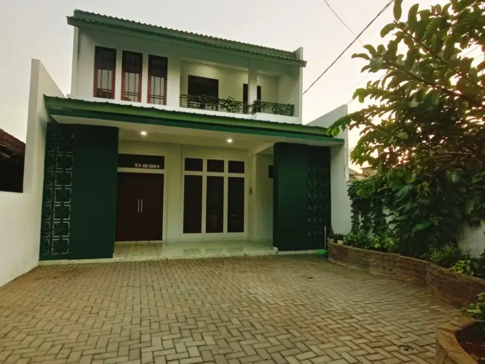 Dijual Rumah Bagus Harga Terjangkau Rumah Terawat di Kawasan Jaksel Lokasi Strategis CW-18865