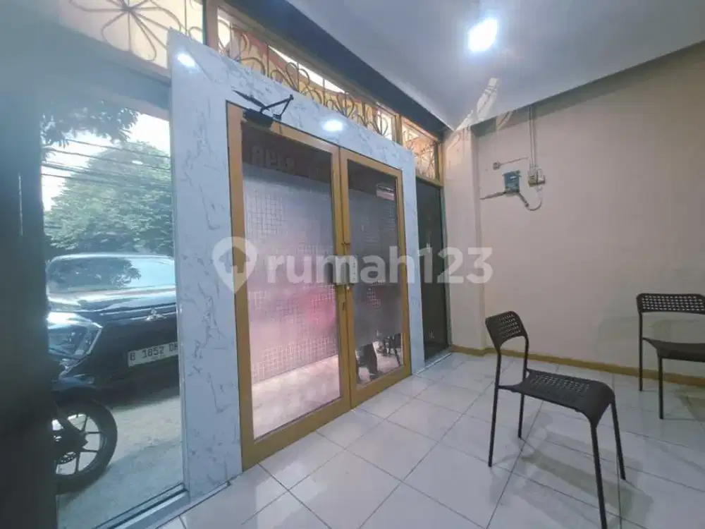 Ruko Strategis Siap Pakai Disewakan Perlantai di Tebet