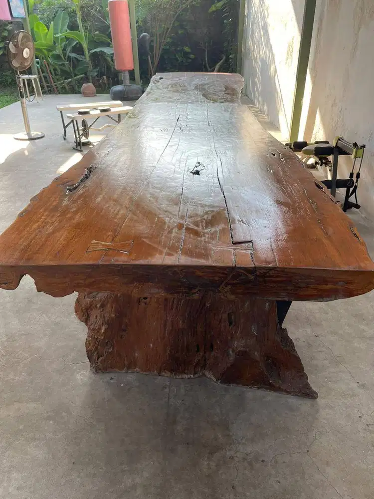 Meja Makan Kayu Jati Solid 200×92 cm Tebal 10,5 cm | Premium Live Edge