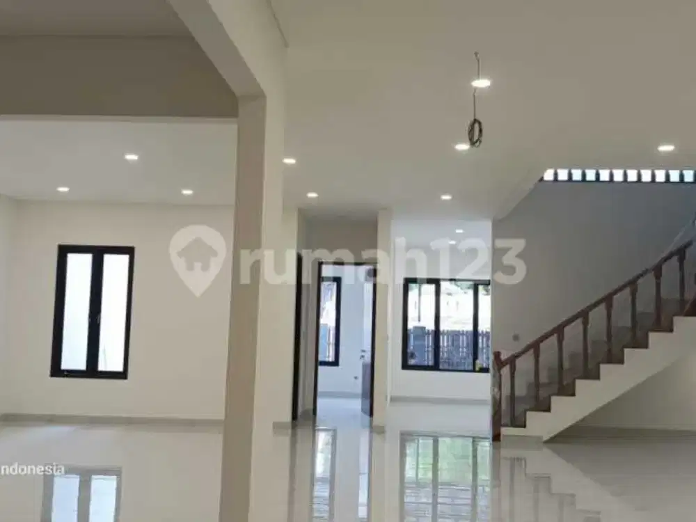 Disewakan Rumah Luas Siap Huni di Pondok Indah Jakarta Selatan.