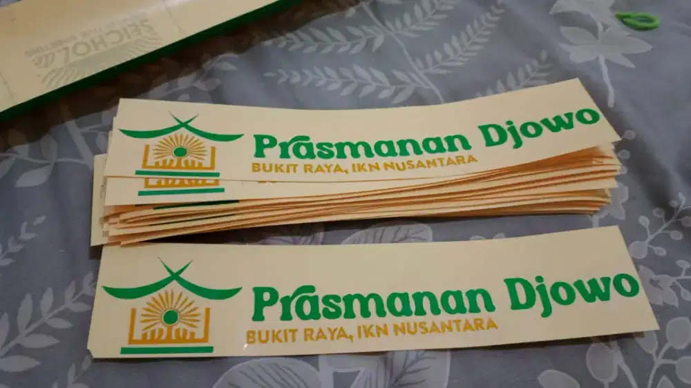 Cutting sticker nama tempat usaha, resto, cafe, kantor promosi outdoor