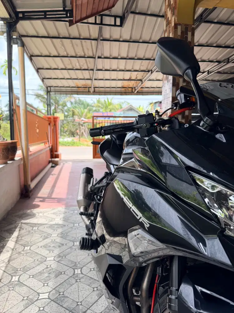 FOR SALE: KAWASAKI NINJA ZX25R (NIK 2024 / PEMAKAIAN 2025)