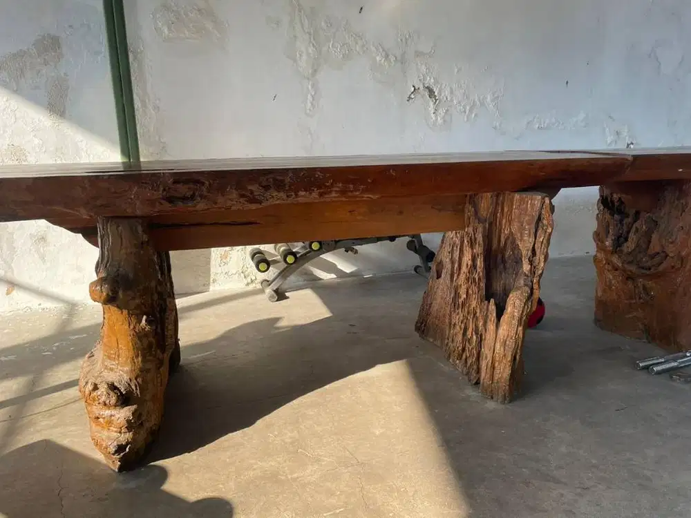 Meja Makan Kayu Jati Solid 200×92 cm Tebal 9 cm | Live Edge Premium