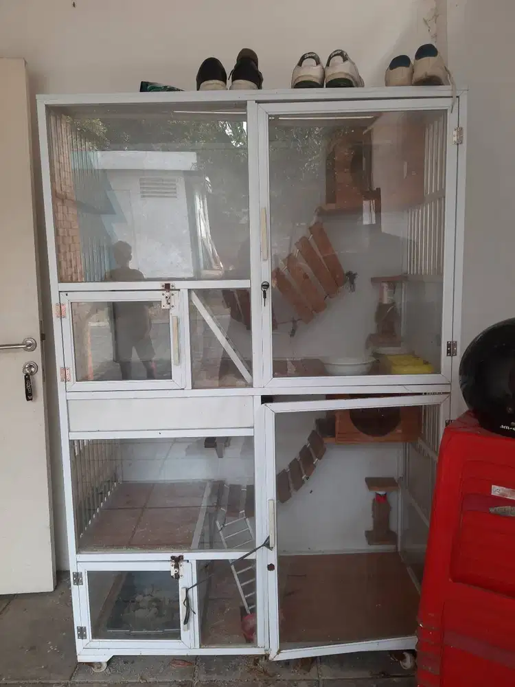 Kandang kucing 2 lantai