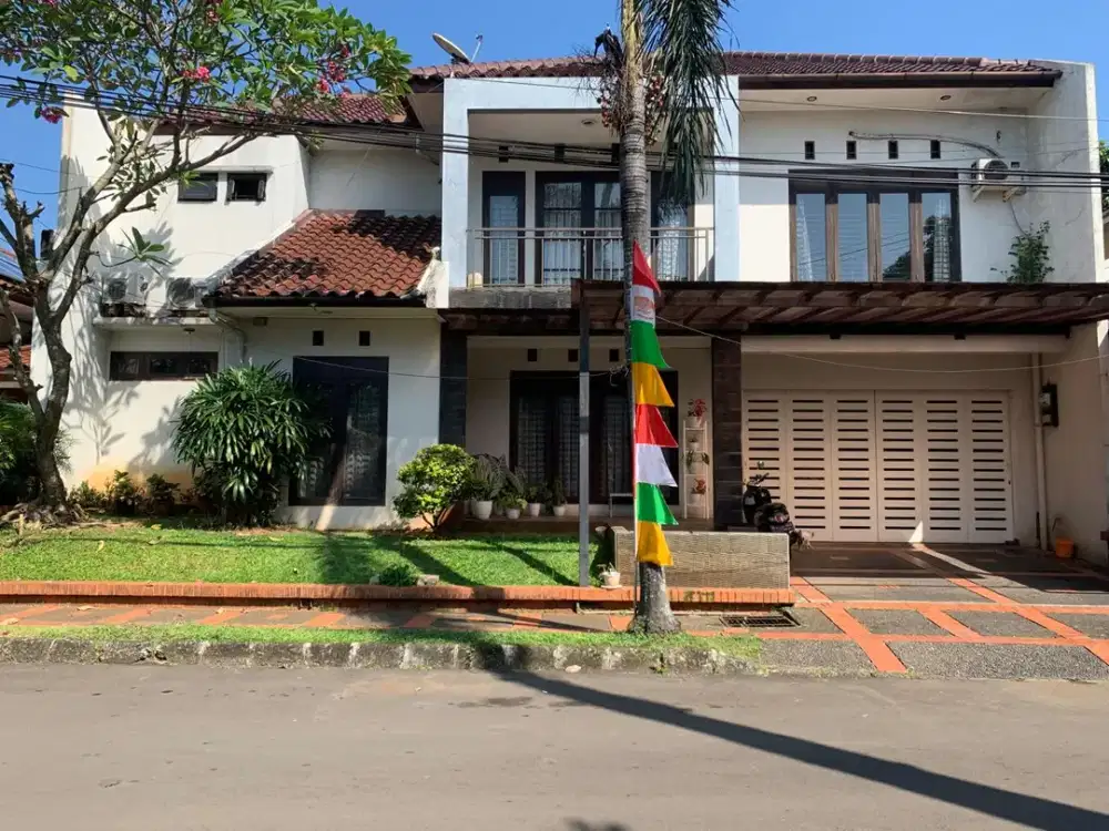 Rumah di Bintaro sektor 2 dengan Backyard luas jual murah dibawah NYOP