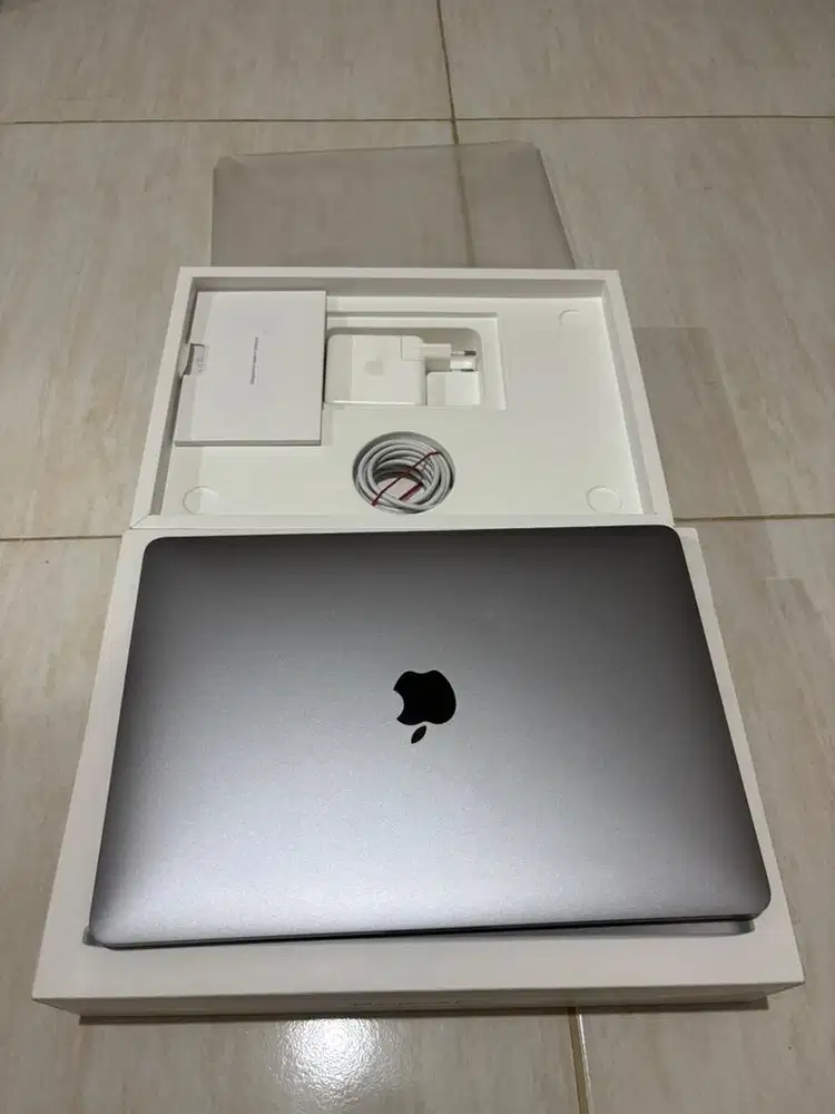 Macbook pro m1 512 iboxxxxx