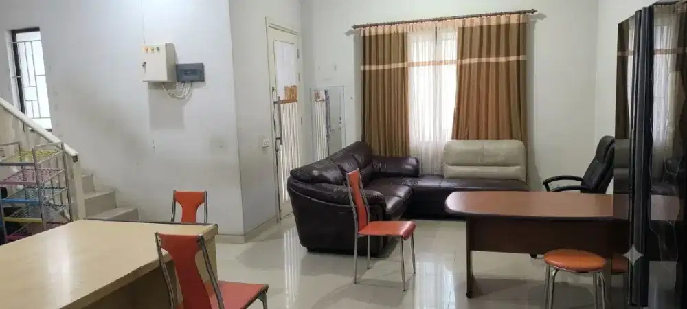 Rumah minimalis siap huni.Strategis.SHM.bebas banjir.NEGO sampe jadi