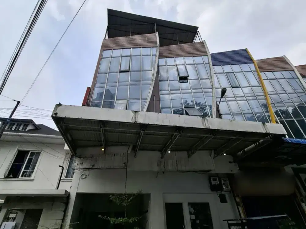 DIJUAL RUKO USAHA LOKASI STRATEGIS UNTUK BUKA HOTEL/CAFE DAERAH PUSAT KOTA