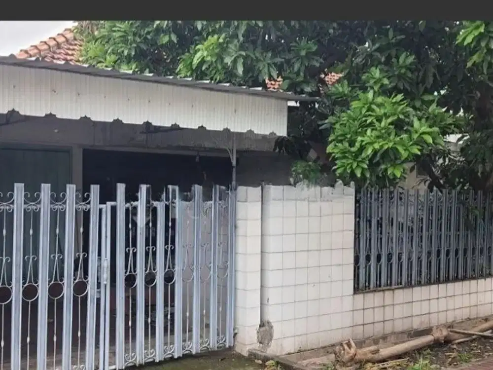 rumah di Manyar Titoyoso dkt araya dan klampis Surabaya