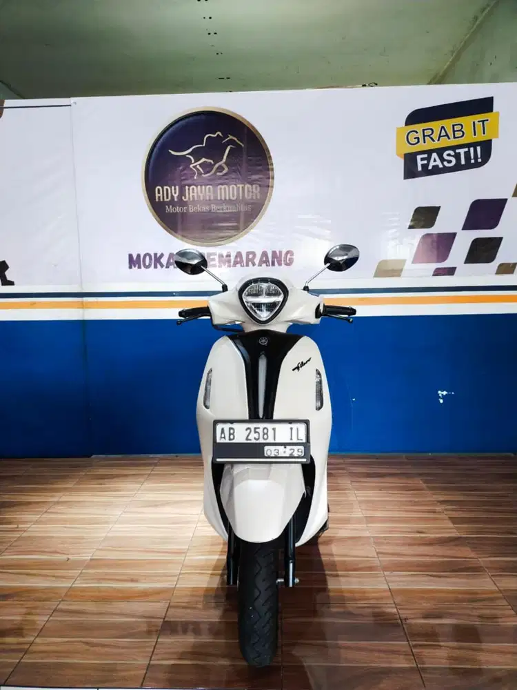 Yamaha Grand Filano 202r
