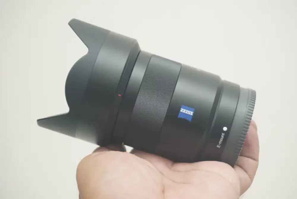 SONY ZEISS FE 55mm F1.8 T* ZA SONNAR Lensa Fix Fullframe 55 mm F/1.8