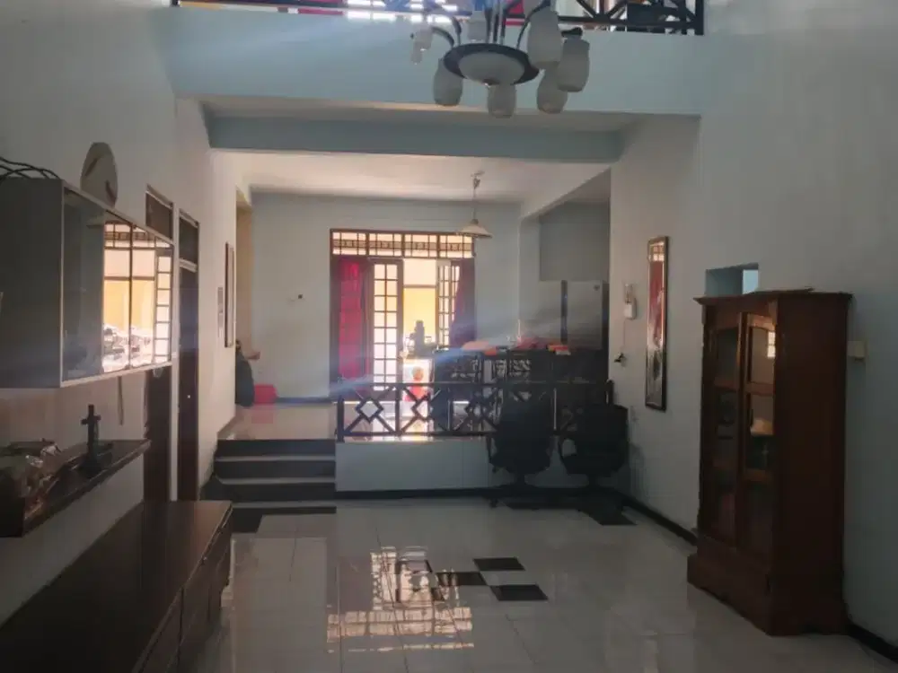 Rumah Full Furnished 5 Menit ke Alun-Alun Kidul Harga Rp5 Miliar