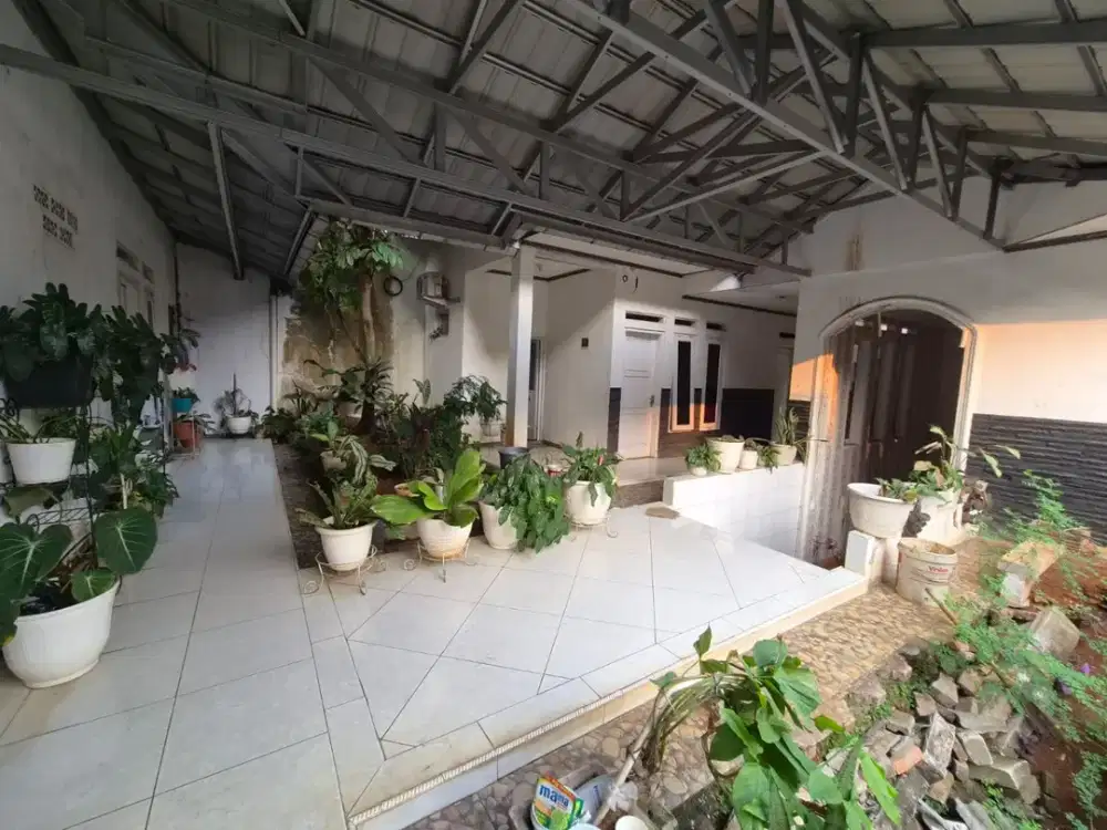 dijual rumah bagus siap huni pondok cina margonda depok shm