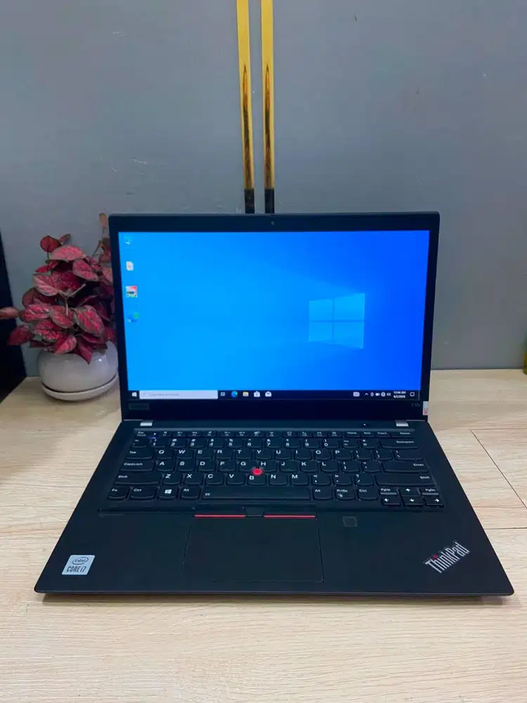 Laptop Lenovo Thinkpad T14s Core i7-10510U RAM 16GB 14inch N-ETM