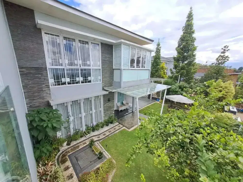 Dijual Rumah Mewah Design Arsitek di Resort Dago Pakar Bandung Harga Nego Akses Mudah ke Berbagai Fasilitas