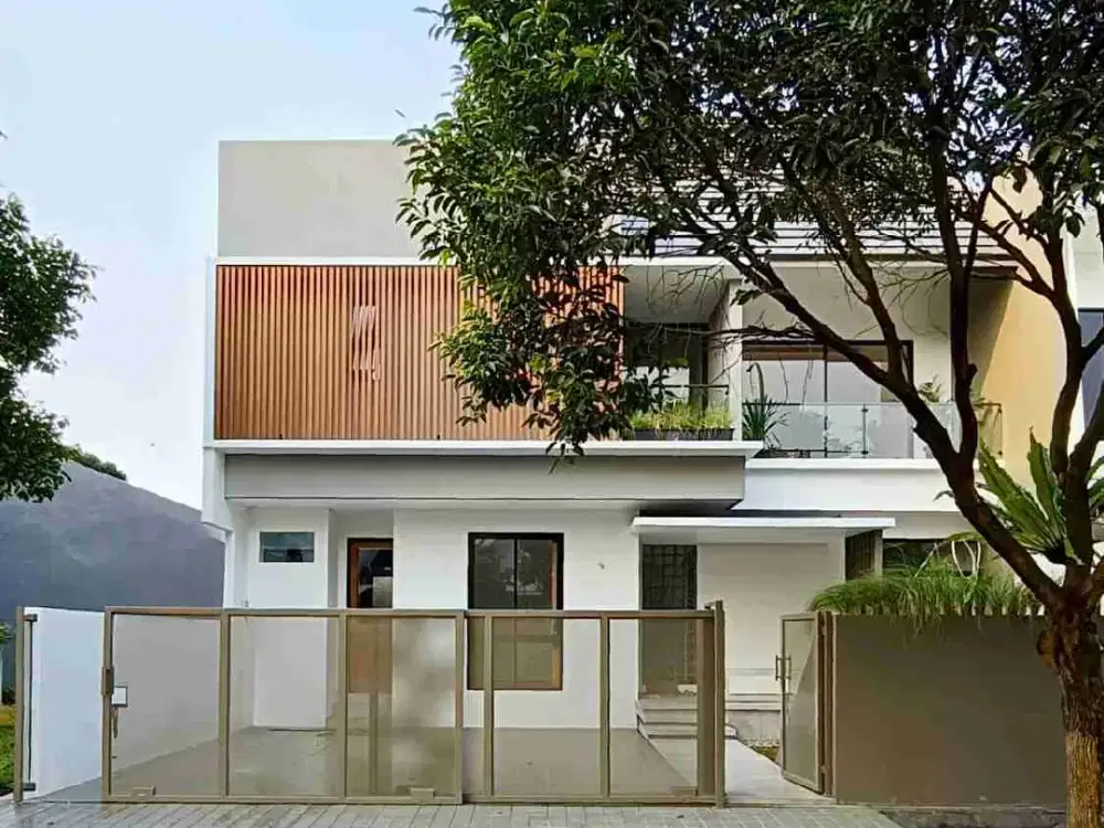 Rumah Tropical Minimalis Modern Di Giri Loka