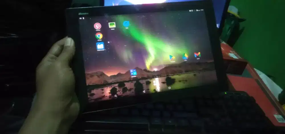 Tablet Fujitsu Docomo Arrows Tab F-04H 3/32GB Tab 10 inch Batangan