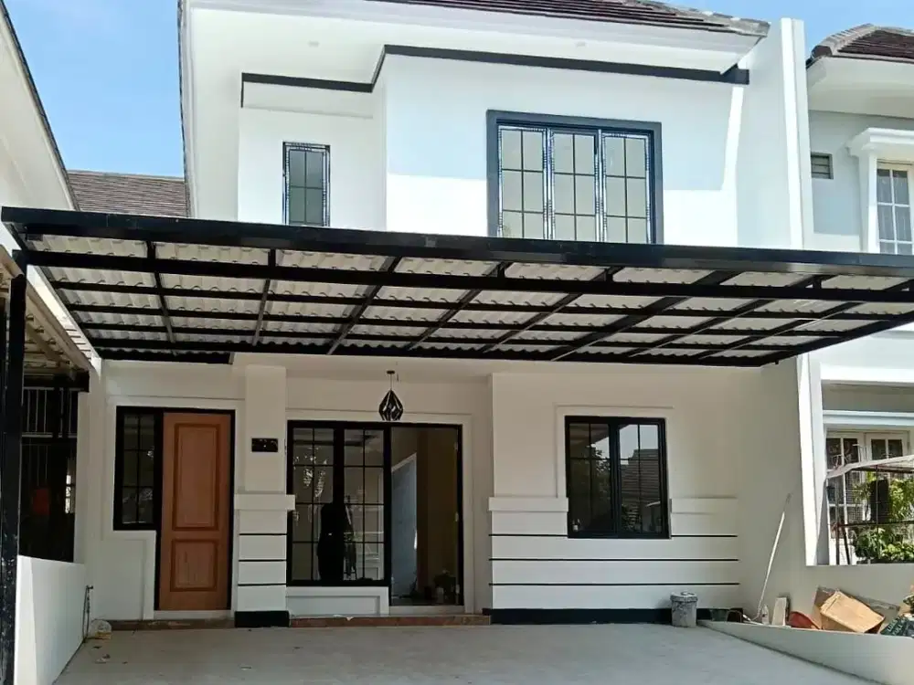 Di Jual Rumah Strategis di  Kota Wisata (like brand new)