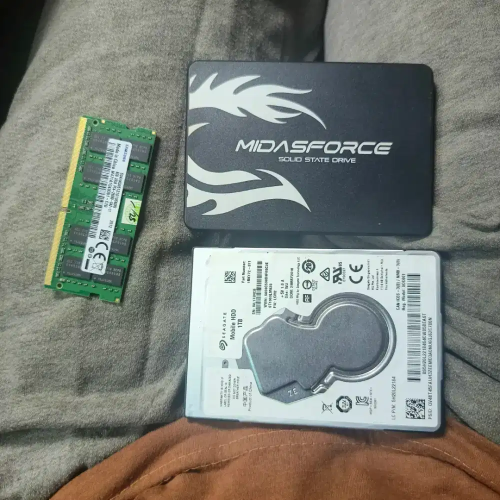ssd 120gb hdd 1tb ram 8gb ddr4 laptop