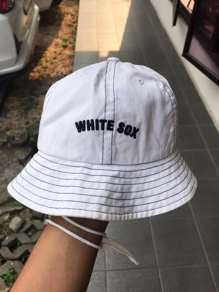 Preloved  bucket  hat mlb size 56-57 cm