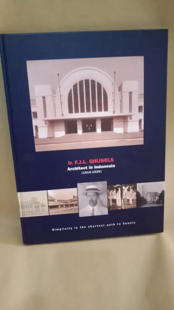 Buku arsitektur jadul edisi koleksi