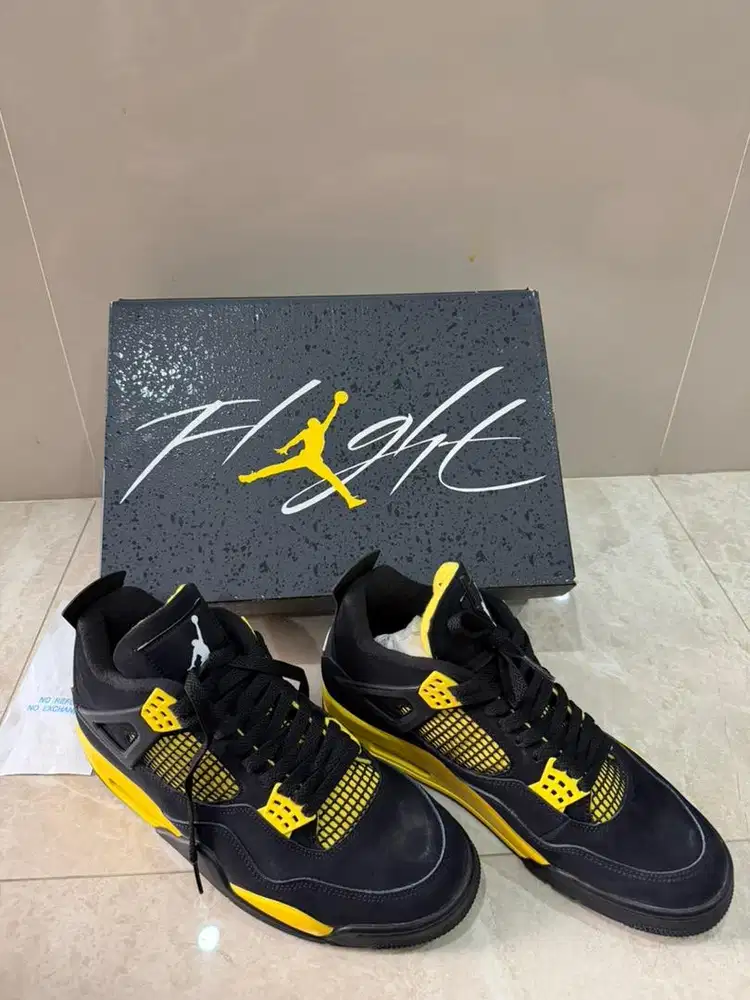 Jordan 4 Thunder Taxi