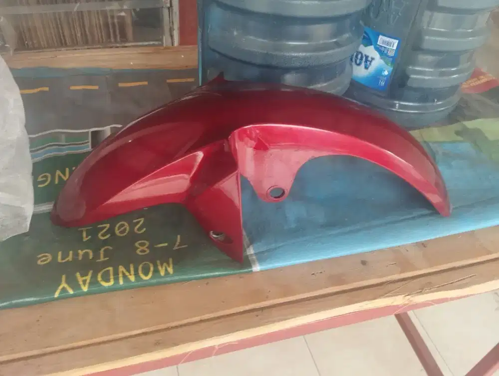 Spakbor depan r15v2 minus sidah dilem bekas patah