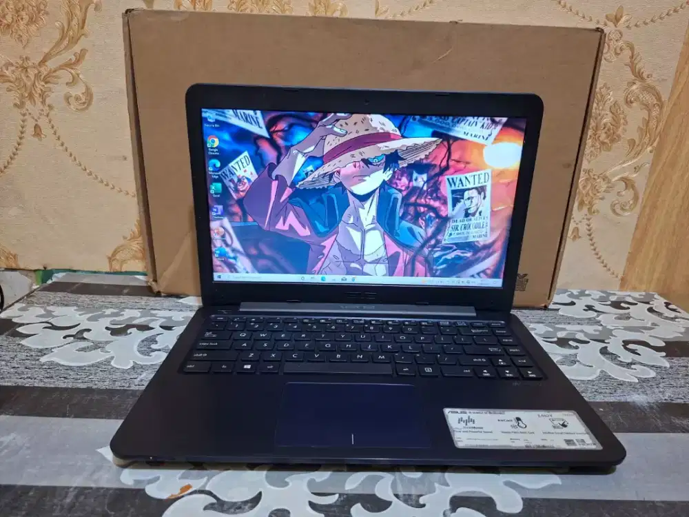 Laptop Asus E402Y