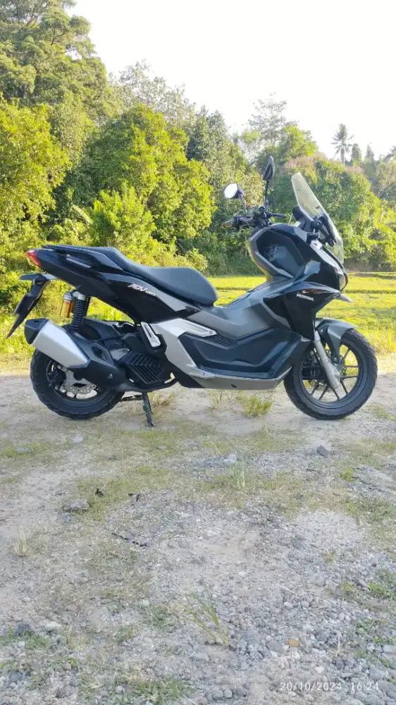 Di jual motor Adv 160 tahun 2023
