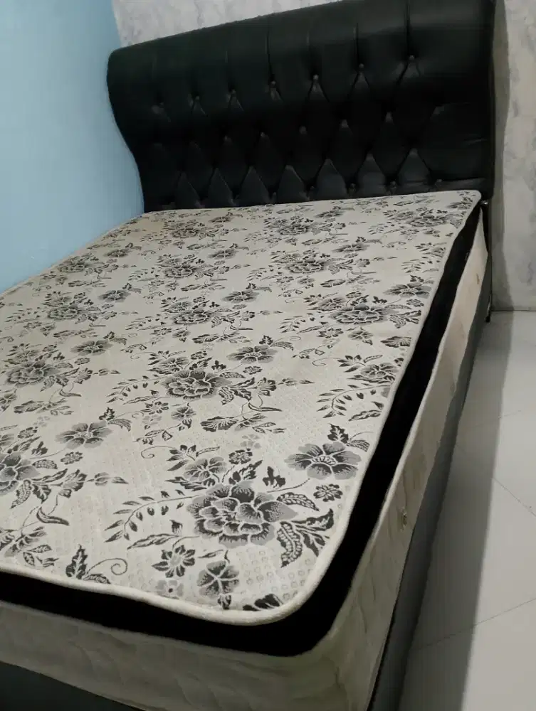 1 set Springbed & latex merek Green Lane