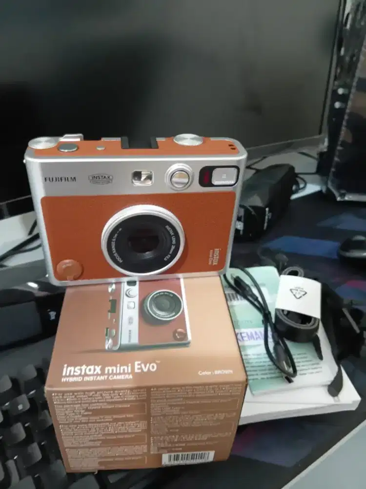 FUJIFILM INSTAX MINI EVO
