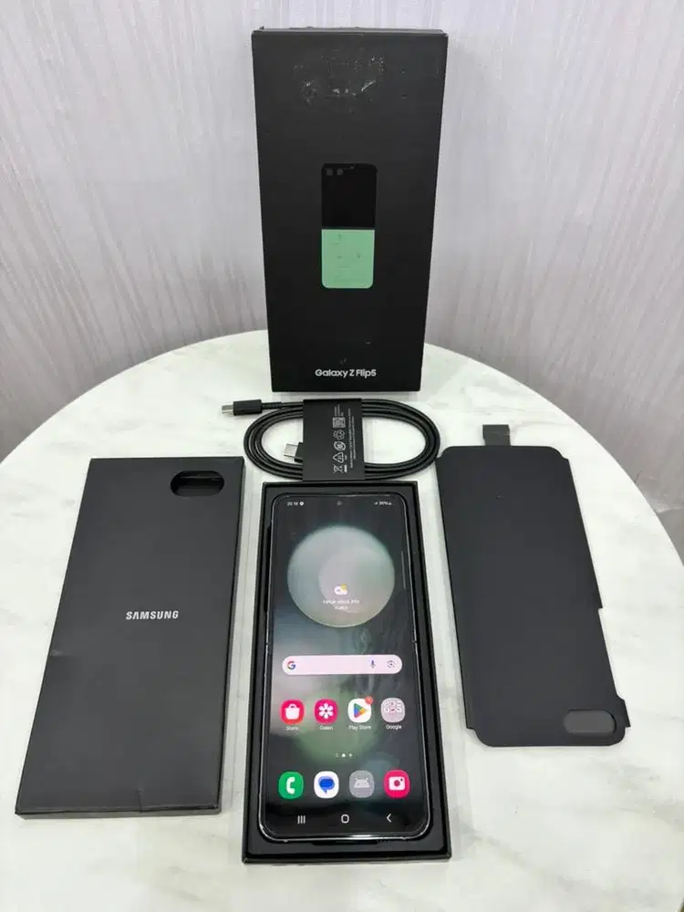 Samsung Galaxy Z Flip 5 5G 8/256 Like New Garansi Resmi