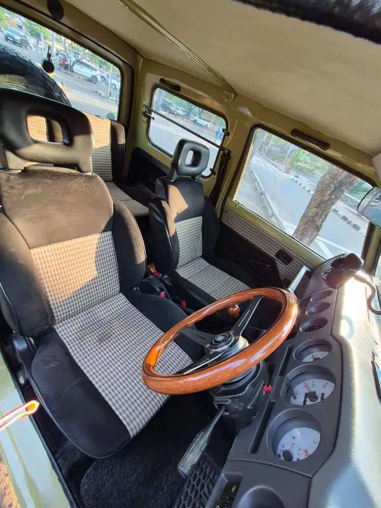 Jual mobil jimny tahun 1990 (nego)