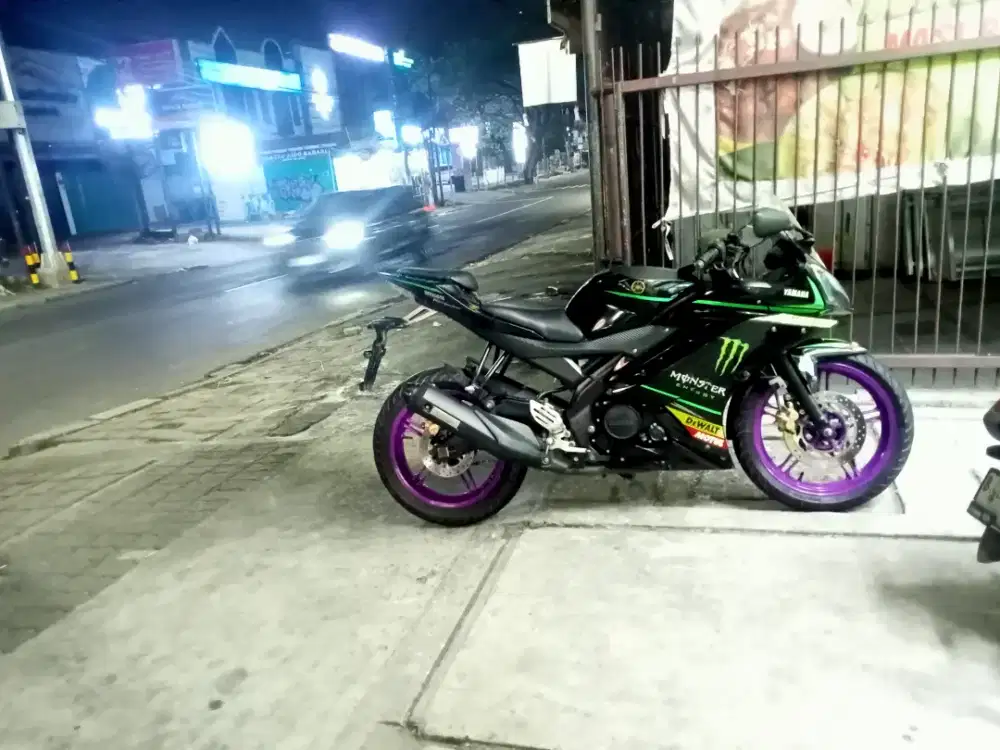jual motor kesayangan R15v2