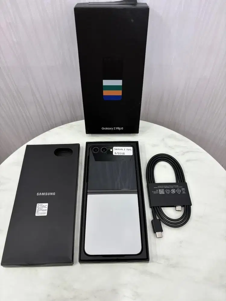 Samsung Z Flip 5 8/512GB Gray Mulus Garansi Resmi Sein