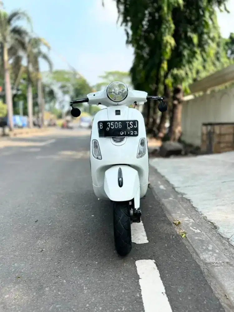 VESPA LX 150 2V 2012 PUTIH - TERMURAH SEINDONESIA