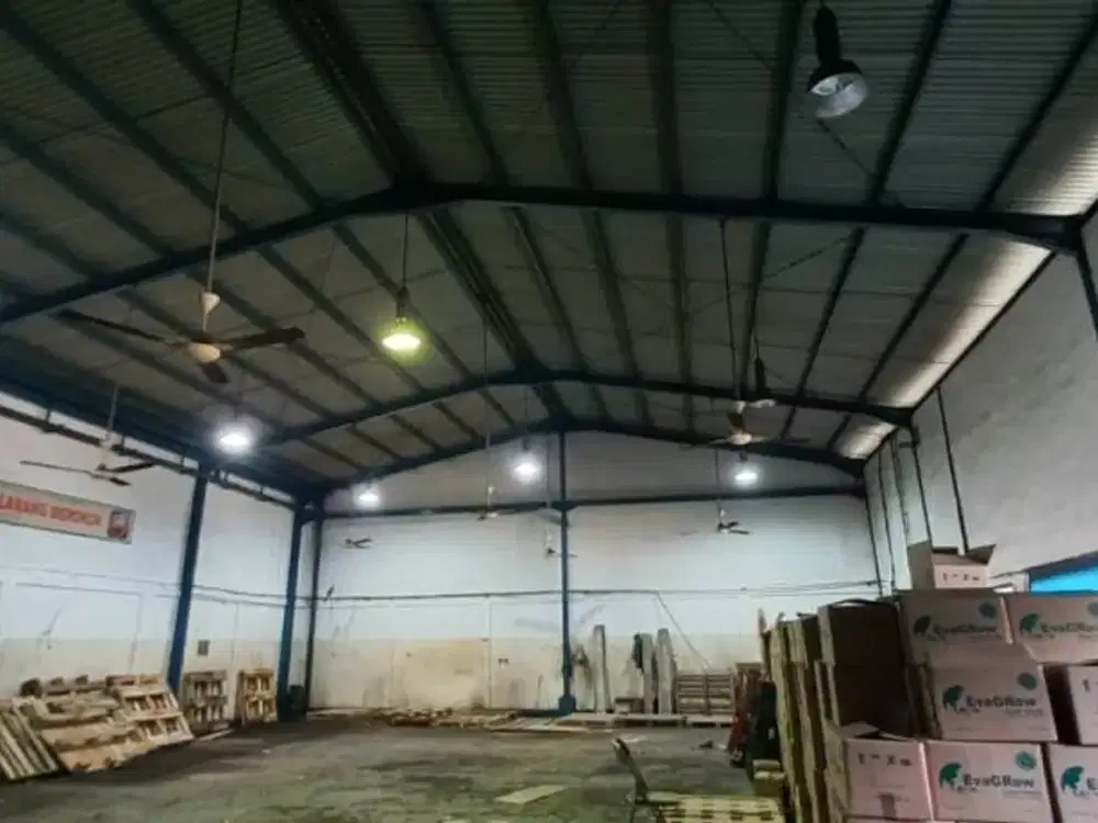 Dijual Gudang di Ngamprah, Bagus Siap Operasional Dekat Fasilitas Umum
