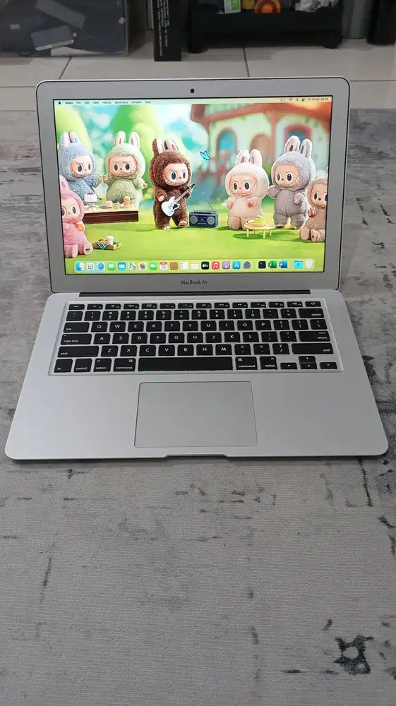 MacBook Air 13 2017 — I7 / 8GB / 128GB
