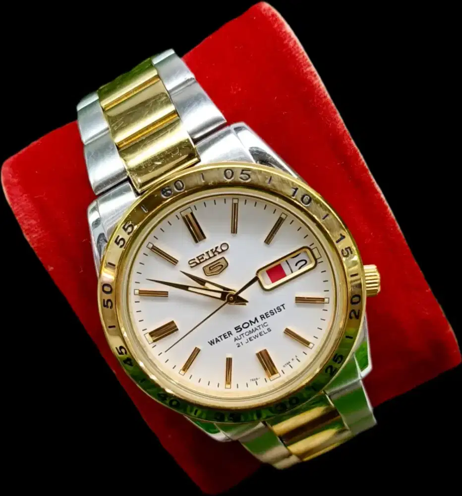 Seiko 5 Sports White Dial Original
