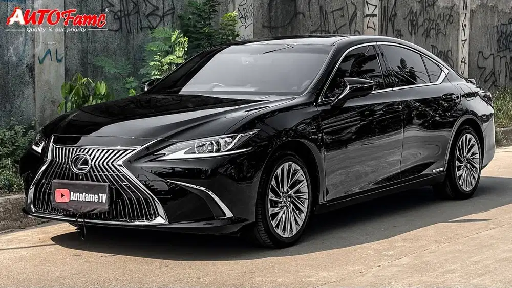 Lexus ES300h Ultra Luxury 2.5 Hybrid Technology NIK 2018