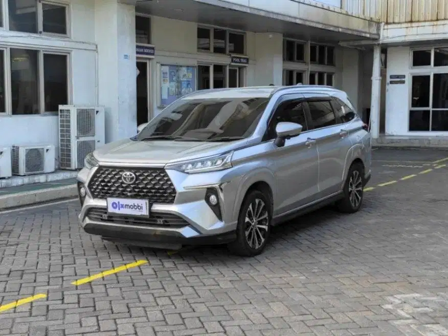 Pajak Panjang Toyota Avanza 1.5 Veloz Q Bensin-AT 2022 Silver LBAM