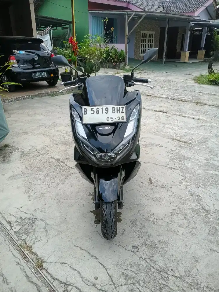 HONDA PCX 2023 HITAM