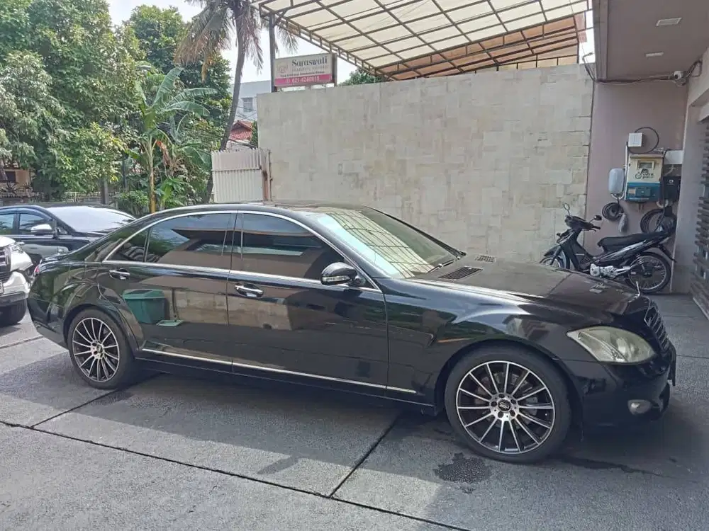 Mobil Antik Mercedes-Benz Type S Class Tahun 2007