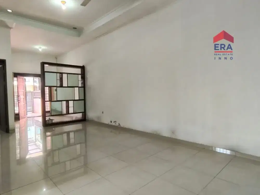Dijual rumah Mekar Wangi hadap Timur harga di bawah 3 M